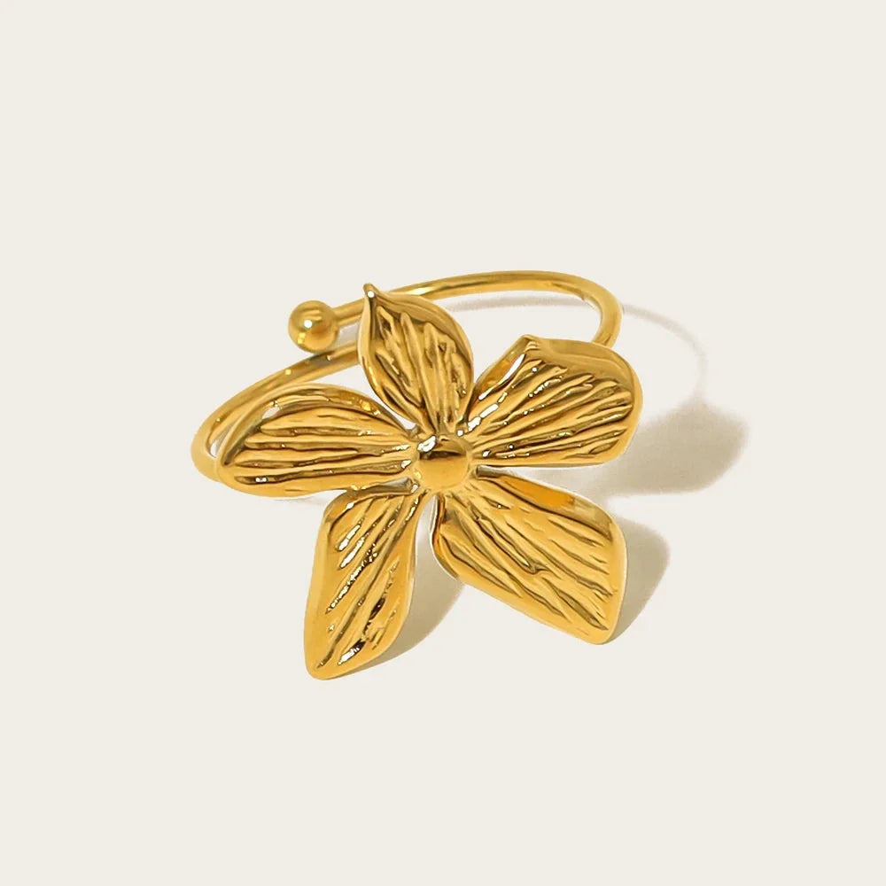 Handcrafted Botanical Ring in Elegant 18K Gold Plate
- ModishWorld