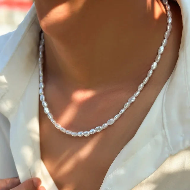 Elegant Luxurious Women's Baroque Pearl Choker Necklace
- ModishWorld