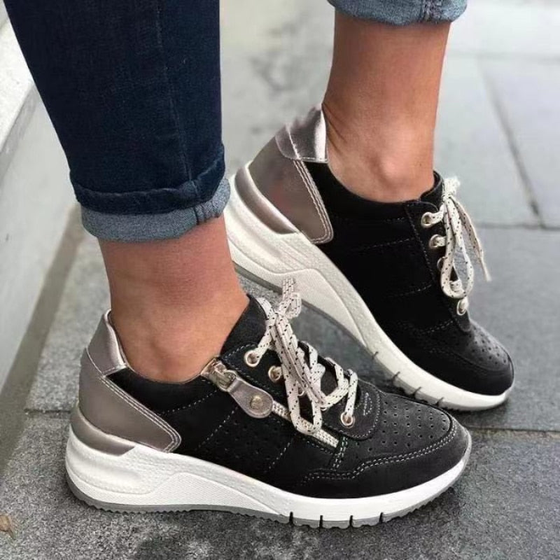 Relaxed Fit Women's Sneakers