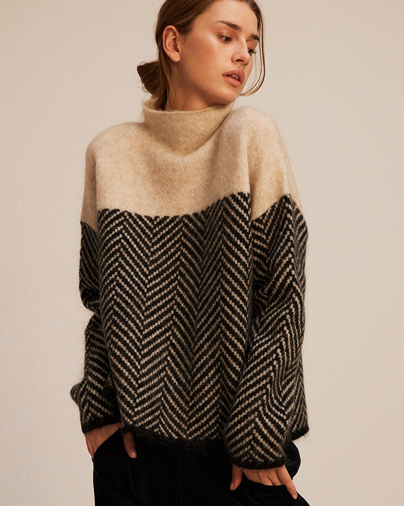 Stylish Zig Zag Knit Sweater for Ladies - ModishWorld