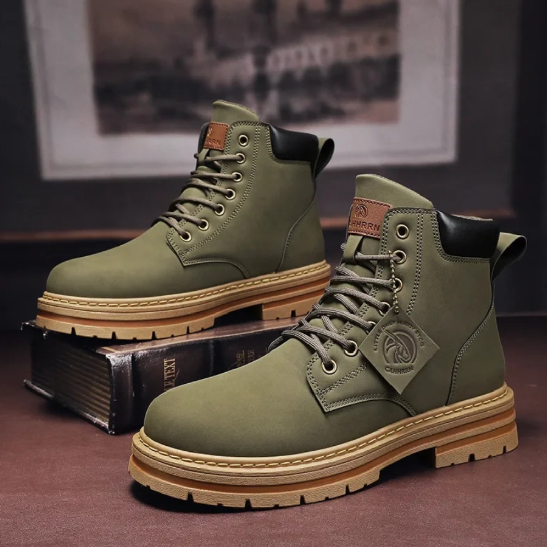 Stylish Men's Hiking Boots with Durable Outsole