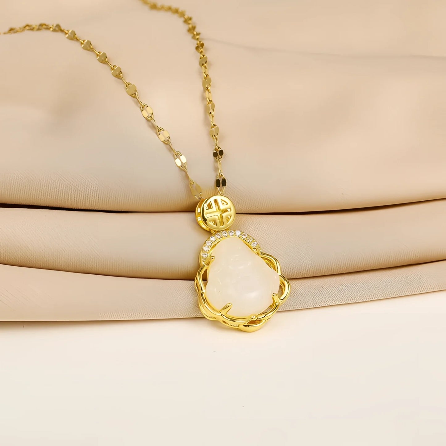 Luxury Gold Heart Necklace with Elegant Green Jade Pendant - A Gift for Her
 - ModishWorld