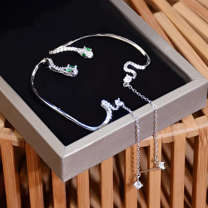 Luxury Emerald Crawler Chain Link Earrings - Statement Gemstone Jewelry
 - ModishWorld