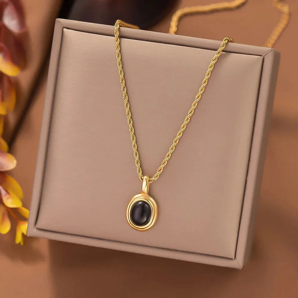 Luxury Oval Black Gemstone Gold Pendant Necklace Gift
 - ModishWorld