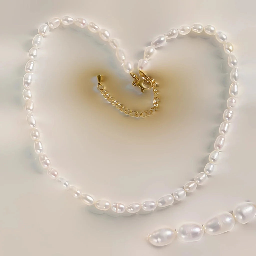 Elegant Pearl Choker Necklace, Waterproof & Hypoallergenic - Perfect for the Beach
 - ModishWorld