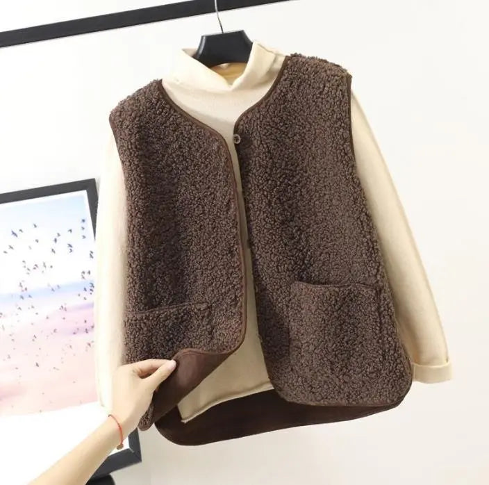Women's Quilted Vest with Zip Pockets - ModishWorld