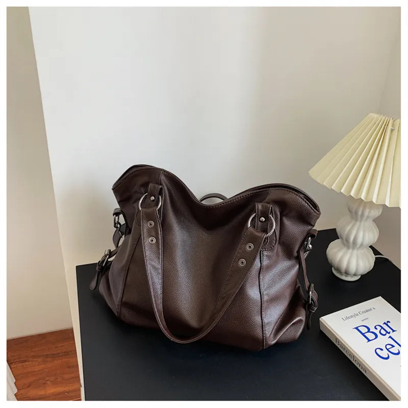 Large and Fashionable Ladies Tote Handbag