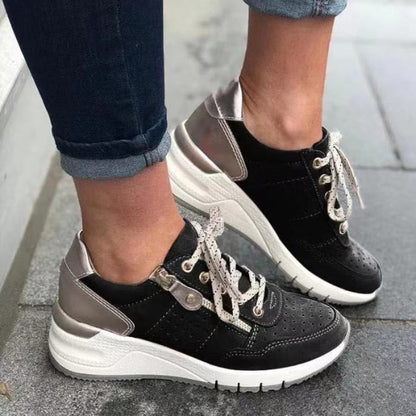 Relaxed Fit Women's Sneakers