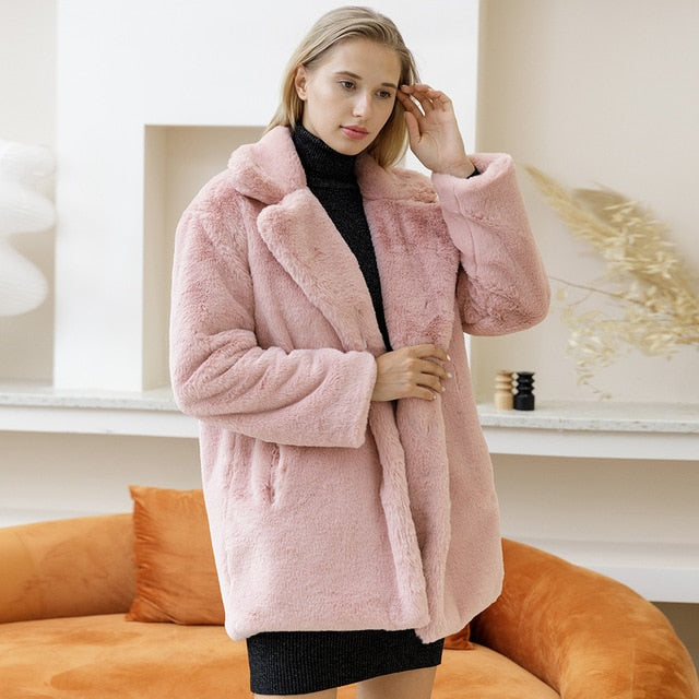Women's Warm Oversized Coat with Classic Collar