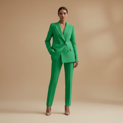 Classic 2-Piece Suit with Fitted Style and Chic Look