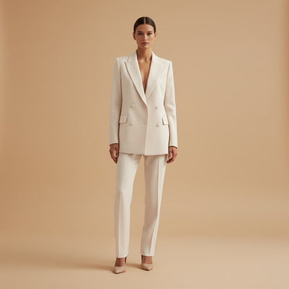 Classic 2-Piece Suit with Fitted Style and Chic Look
