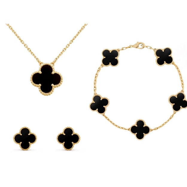 Beautiful Clover Necklace Gift Set
