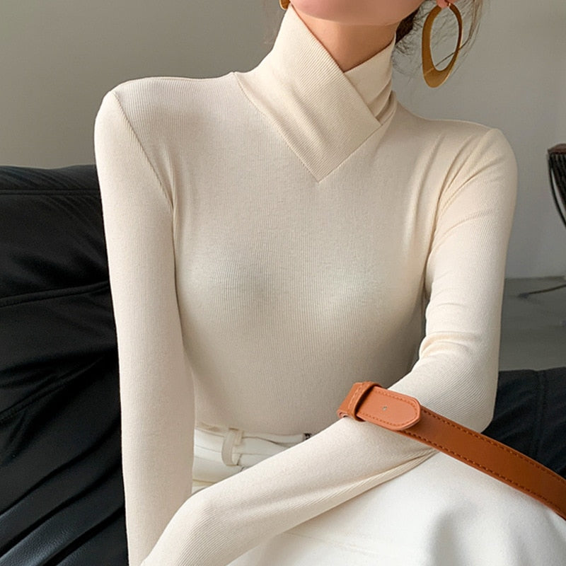 Women's Fitted Crew Neck Long Sleeve Knit Top - ModishWorld